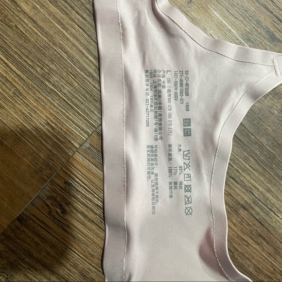 💙4️⃣0️⃣0️⃣💙Uniglo tee shirt bra. Used . Size 36C (80C) condition 10/10 - Picture 4 of 5